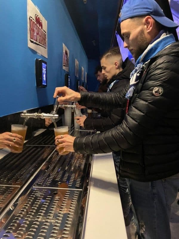 Borne to drink© avec supporters